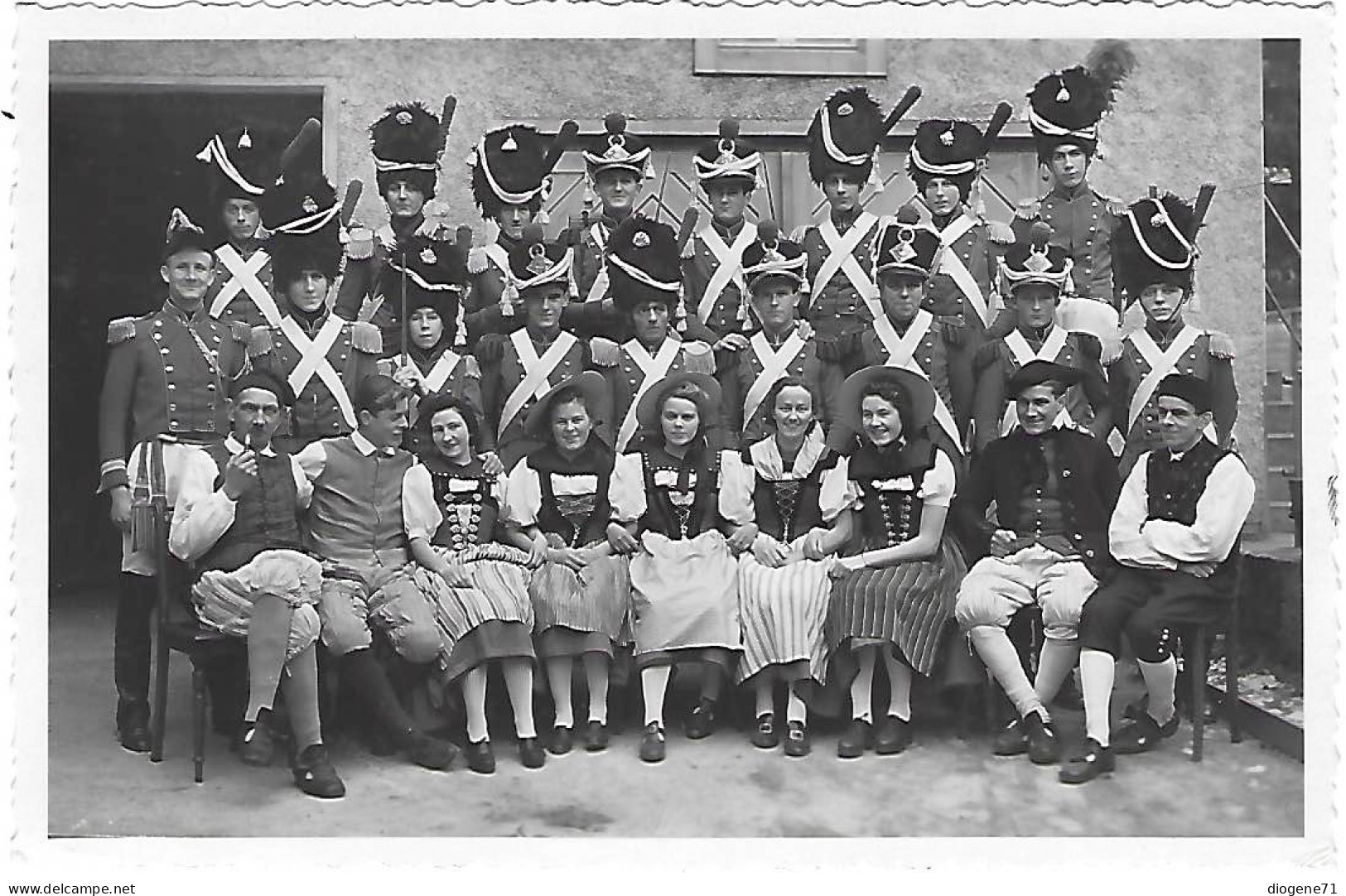 Volksgruppe Balsthal? Photo AK Belebt - Balsthal