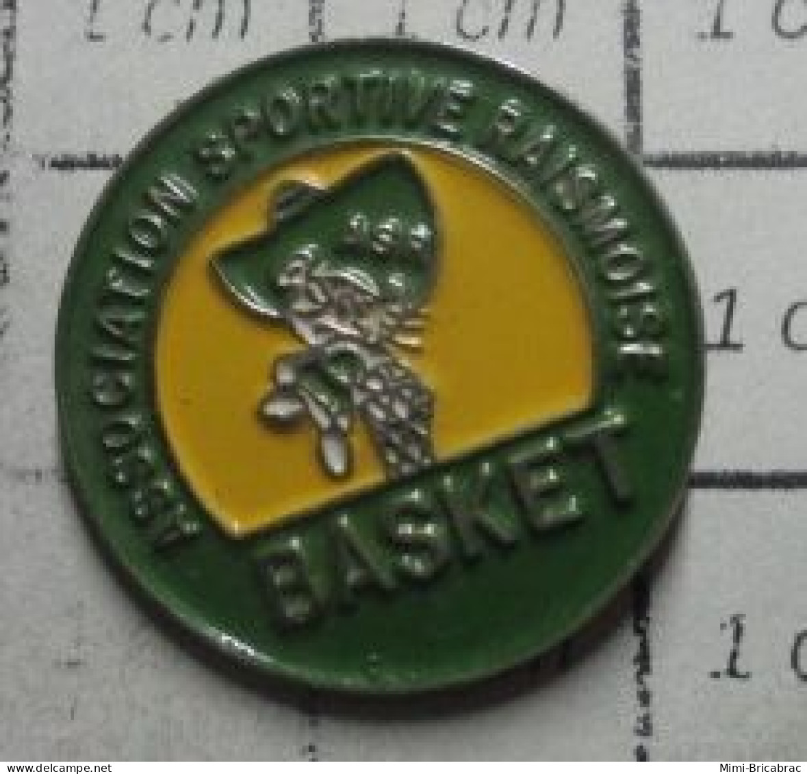 918c Pin's Pins / Rare Et De Belle Qualité !!! SPORTS / BASKET-BALL ASSOCIATION SPORTIVE RAISMOISE - Baloncesto