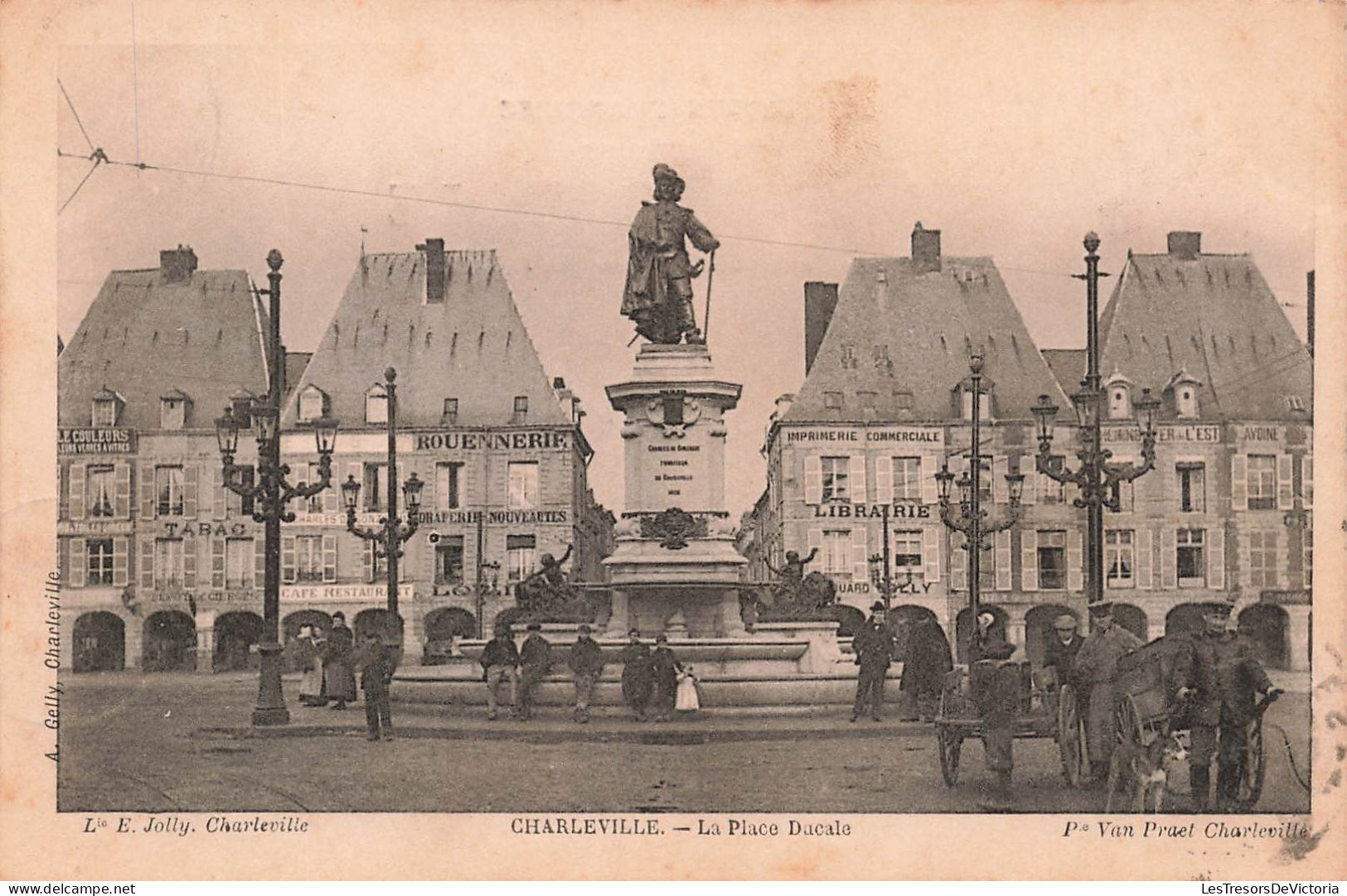 FRANCE - Charleville - La Place Ducale - Animé - Carte Postale Ancienne - Charleville