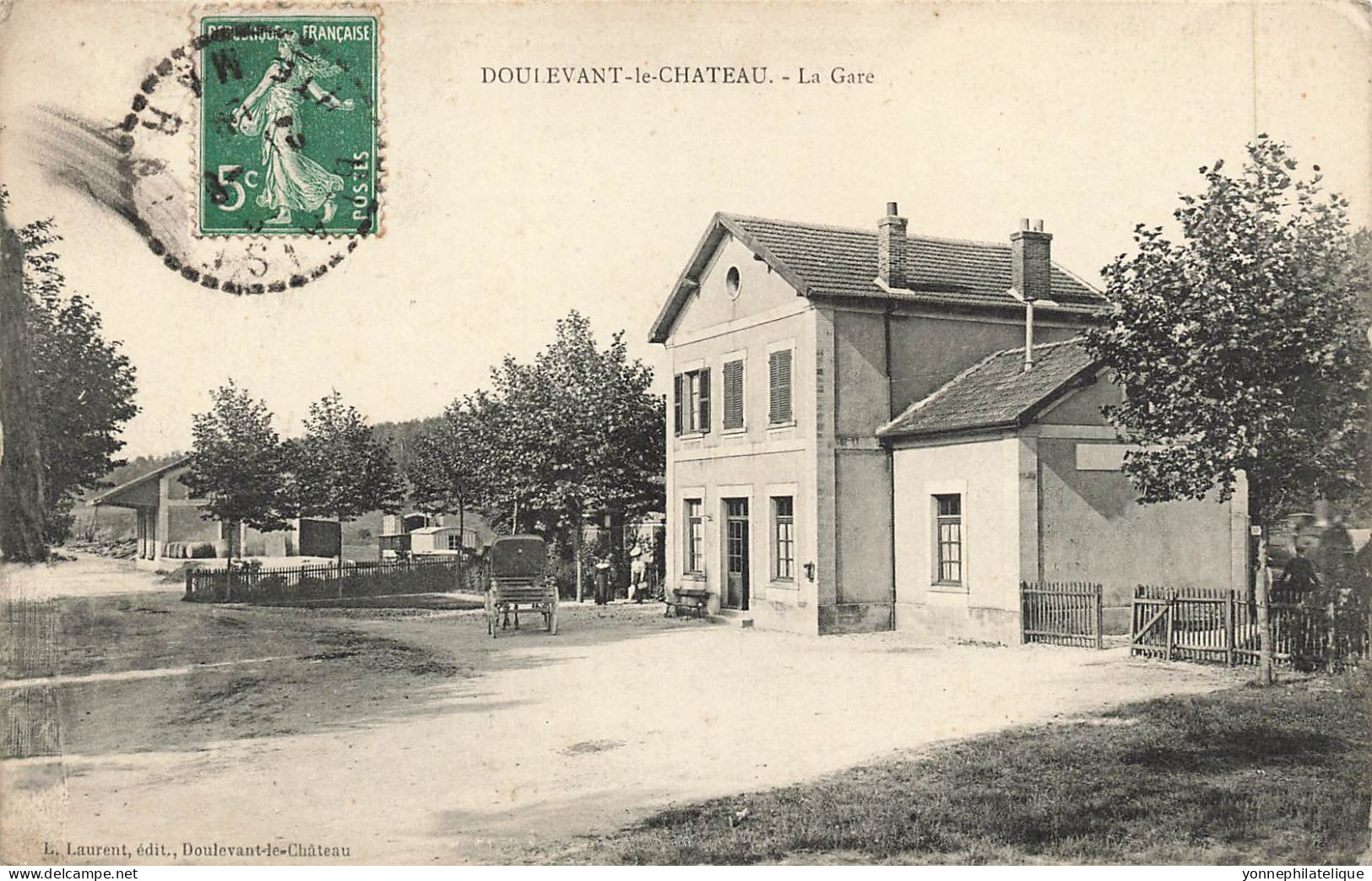 52 - HAUTE MARNE - DOULEVANT-LE-CHATEAU - La Gare - Vue Extérieure - Défaut Coins Abimés - 10129 - Doulevant-le-Château