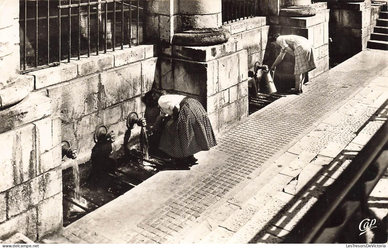 FRANCE - Dax - Scène Au Robinet De La Fontaine Chaude - Température De L'eau - Débit Quotidien - Carte Postale Ancienne - Dax