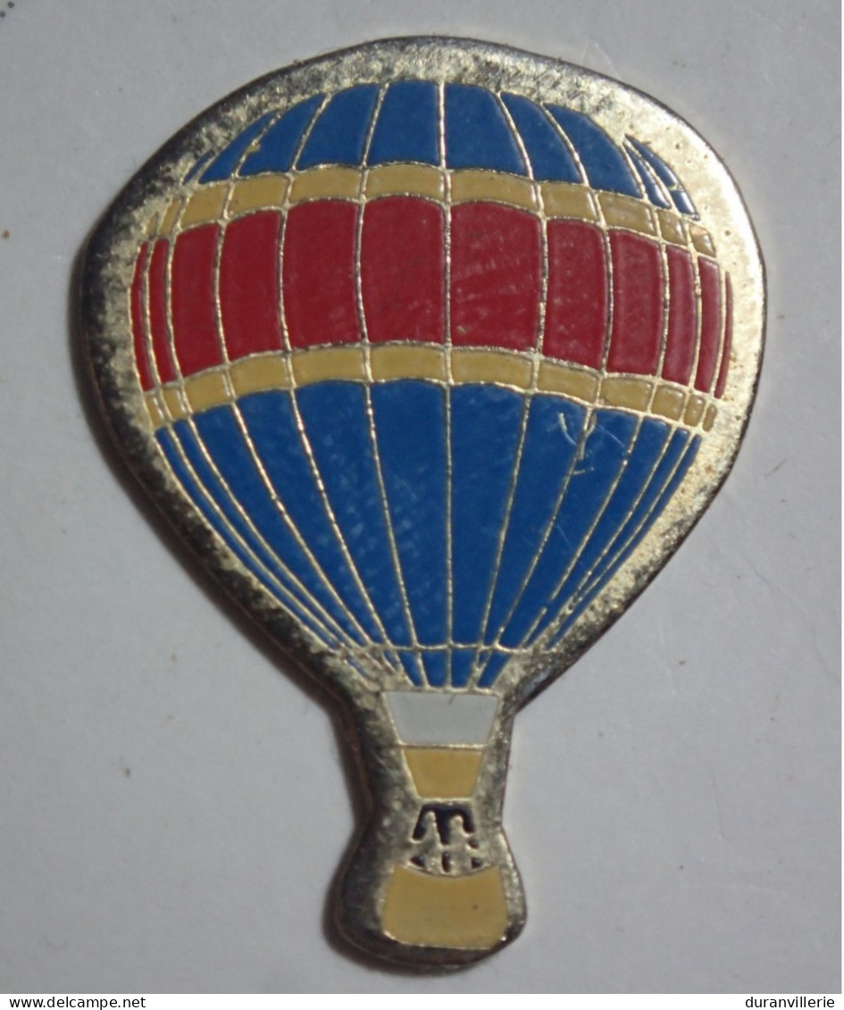 Pin's MONTGOLFIERE - Airships