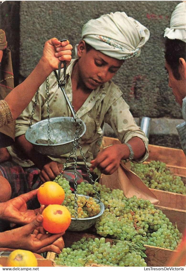 YÉMEN - Sana'a - Vendeur Du Raisin - Colorisé - Carte Postale - Jemen