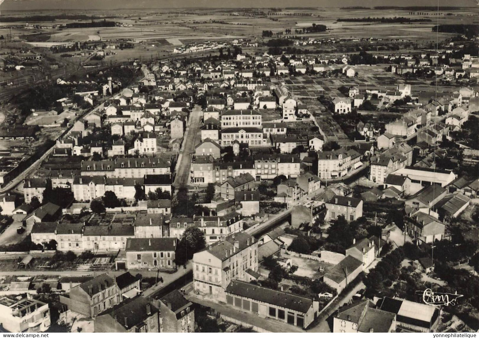 54 - MEURTHE ET MOSELLE - JARNY - Quartier De La Rue De Verdun - Vue Aérienne - 10236 - Jarny