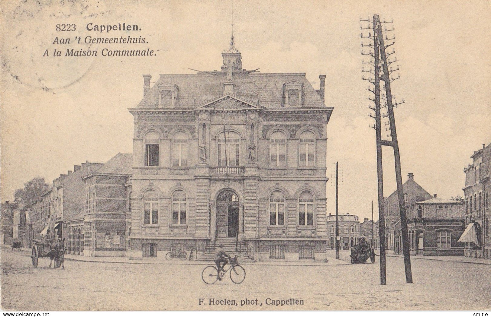 KAPELLEN 1916 AAN 'T GEMEENTEHUIS PAARD EN WAGEN FIETSER - KLEINE ANIMATIE - HOELEN 8223 - Kapellen