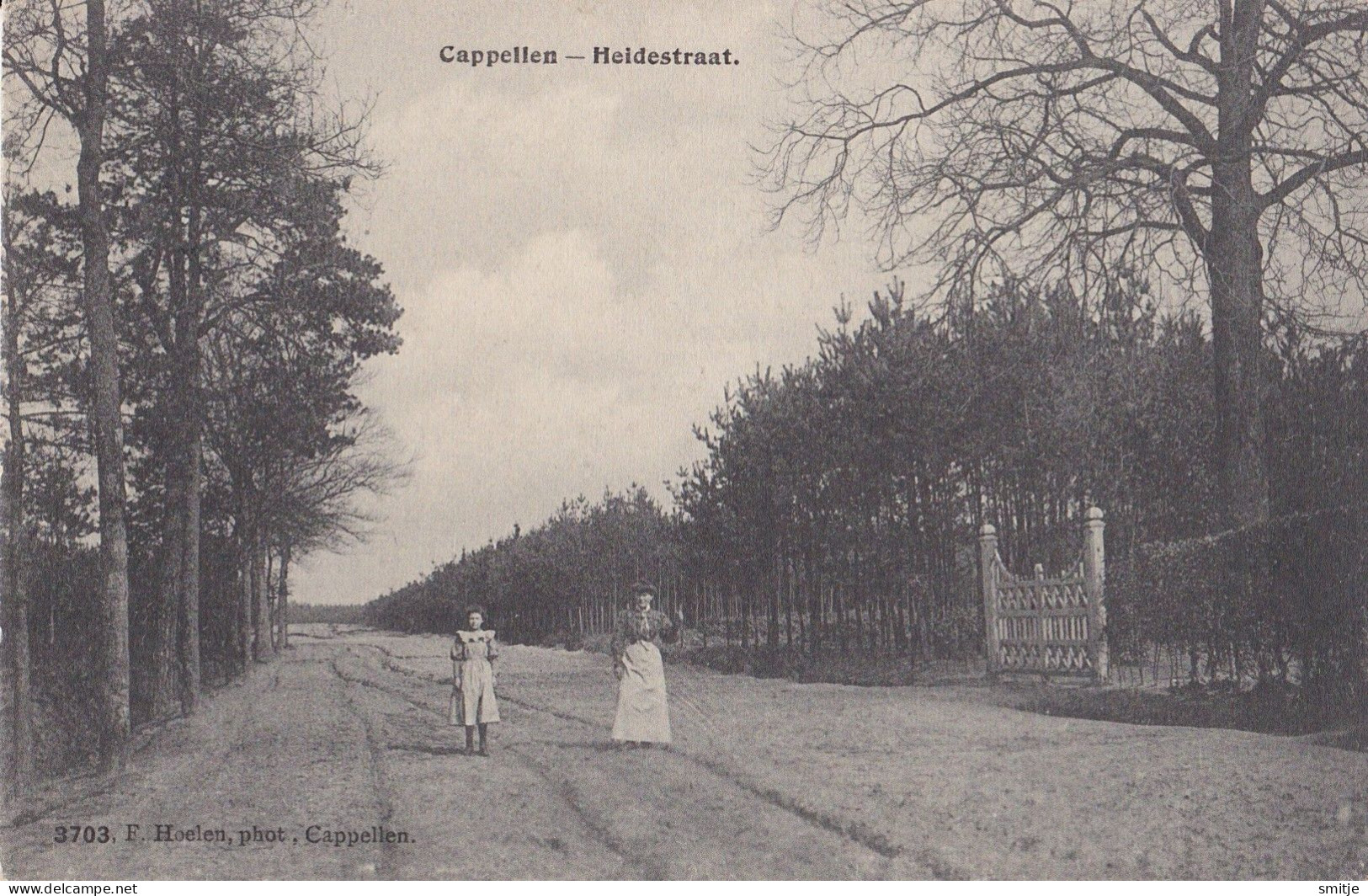 KAPELLEN 1908 HEIDESTRAAT MET DAMES - KLEINE ANIMATIE - HOELEN 3703 - Kapellen