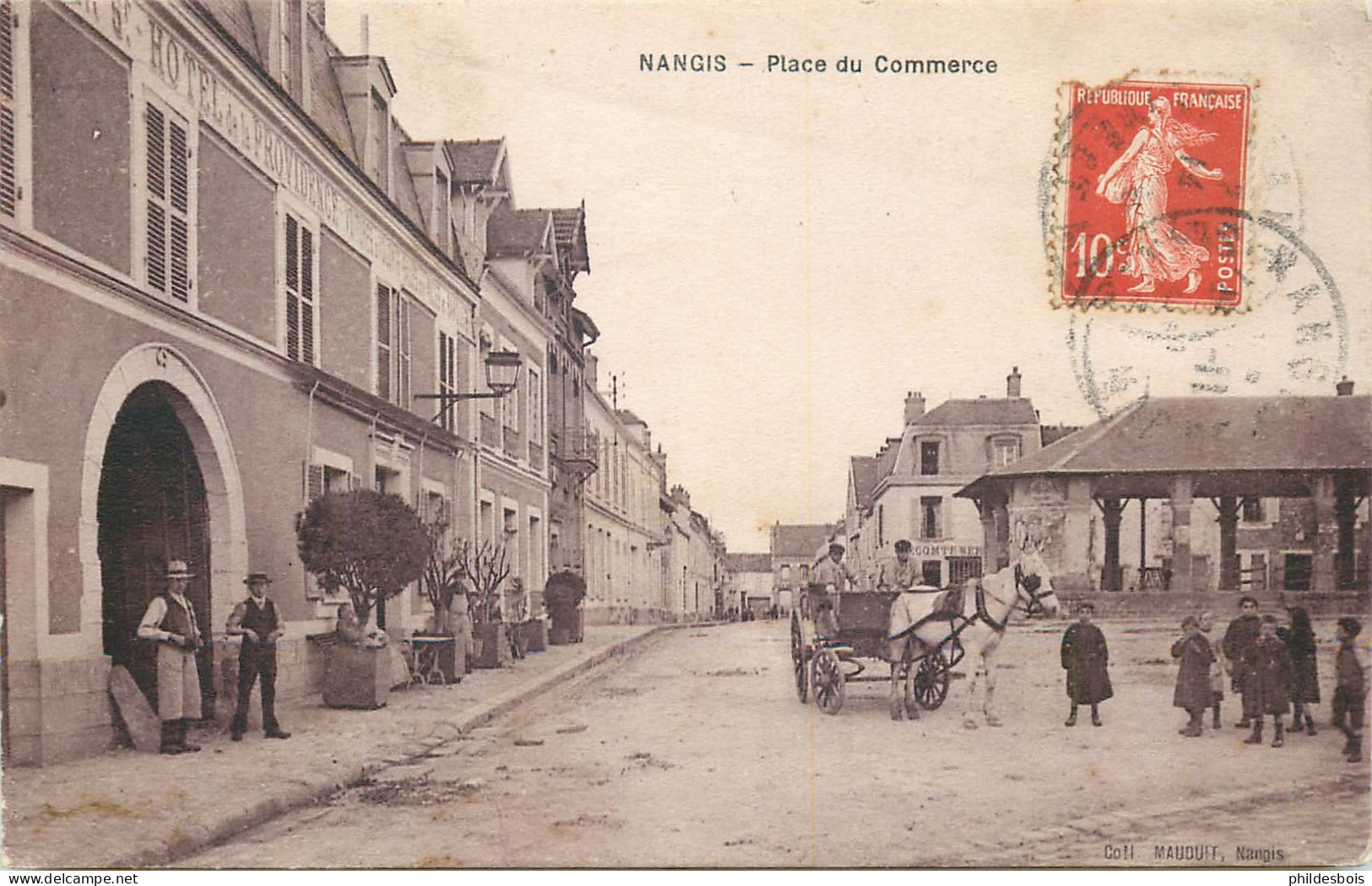 SEINE ET MARNE  NANGIS   Place Du Commerce - Nangis