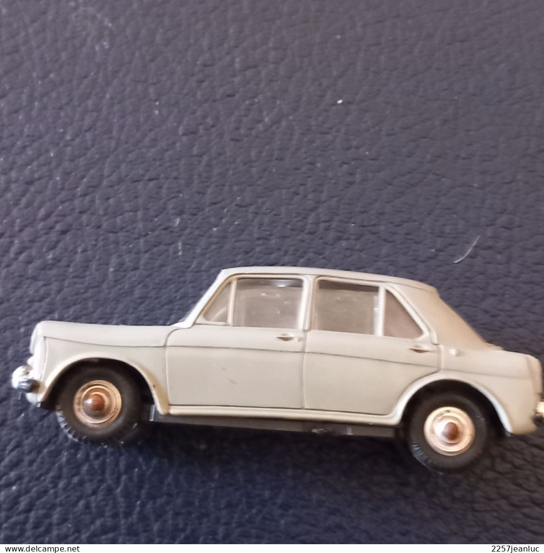 Austin 1100 Grise Miniature  De  Norev ( Made In  France )   1/43    N : 89   En Très Bonne état - Norev