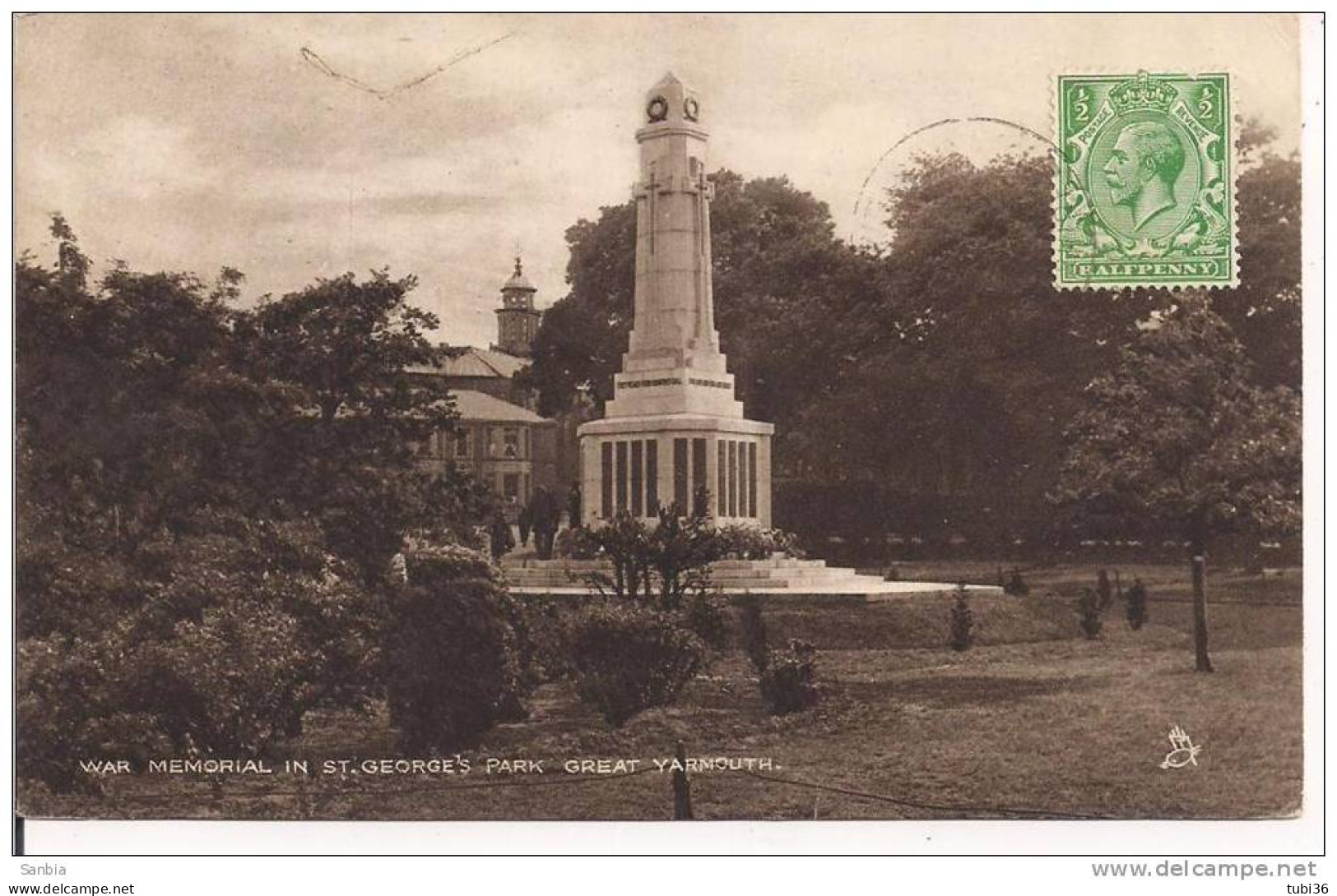 Norfolk Great Yarmouth War Memorial , CARD ILLUSTRATED, BLACK AND WHITE, 1937 USED FOR ITALY,, SMALL SIZE 9 X 14, - Great Yarmouth