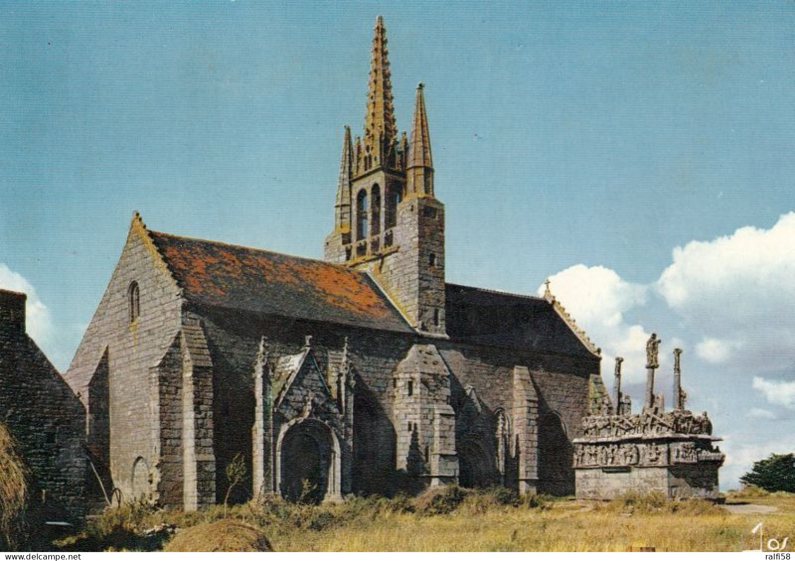 1 AK Frankreich * Kapelle Notre-Dame De Tronoën - In Saint-Jean-Trolimon Mit Dem ältesten Kalvarienberg Der Bretagne * - Saint-Jean-Trolimon