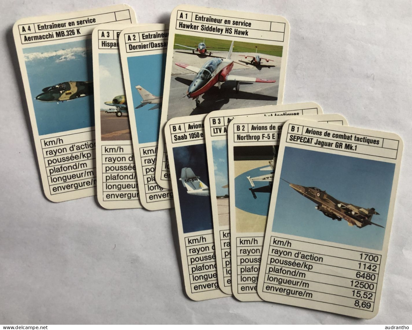 Jeu 32 Cartes Quartet - Avions Et Hélicoptères De Combat - Blackhawk - Bell - Hawker - Lockheed - Breguet - Aviation