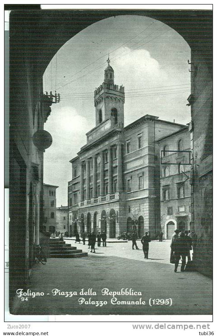 FOLIGNO, PIAZZA DELLA REPUBBLICA, PALAZZO COMUNALE. B/N  VIAGGIATA  1959,  ANIMATA - Foligno