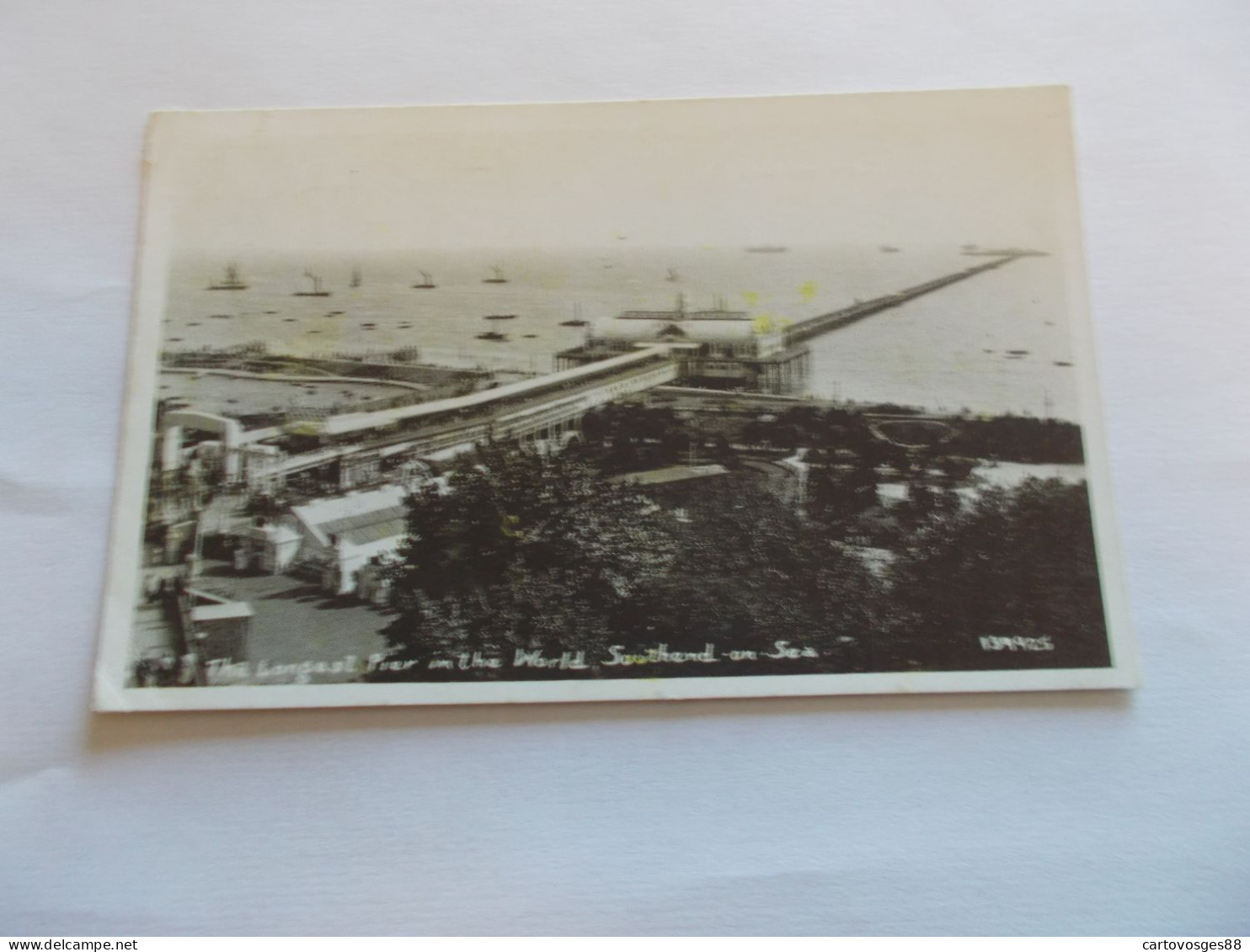 THE LONGEST PIER IN THE WORLD SOUTHEND ON SEA ( ANGLETERRE ENGLAND ) TRES ANIMEES NOMBREUX BATEAUX - Southend, Westcliff & Leigh