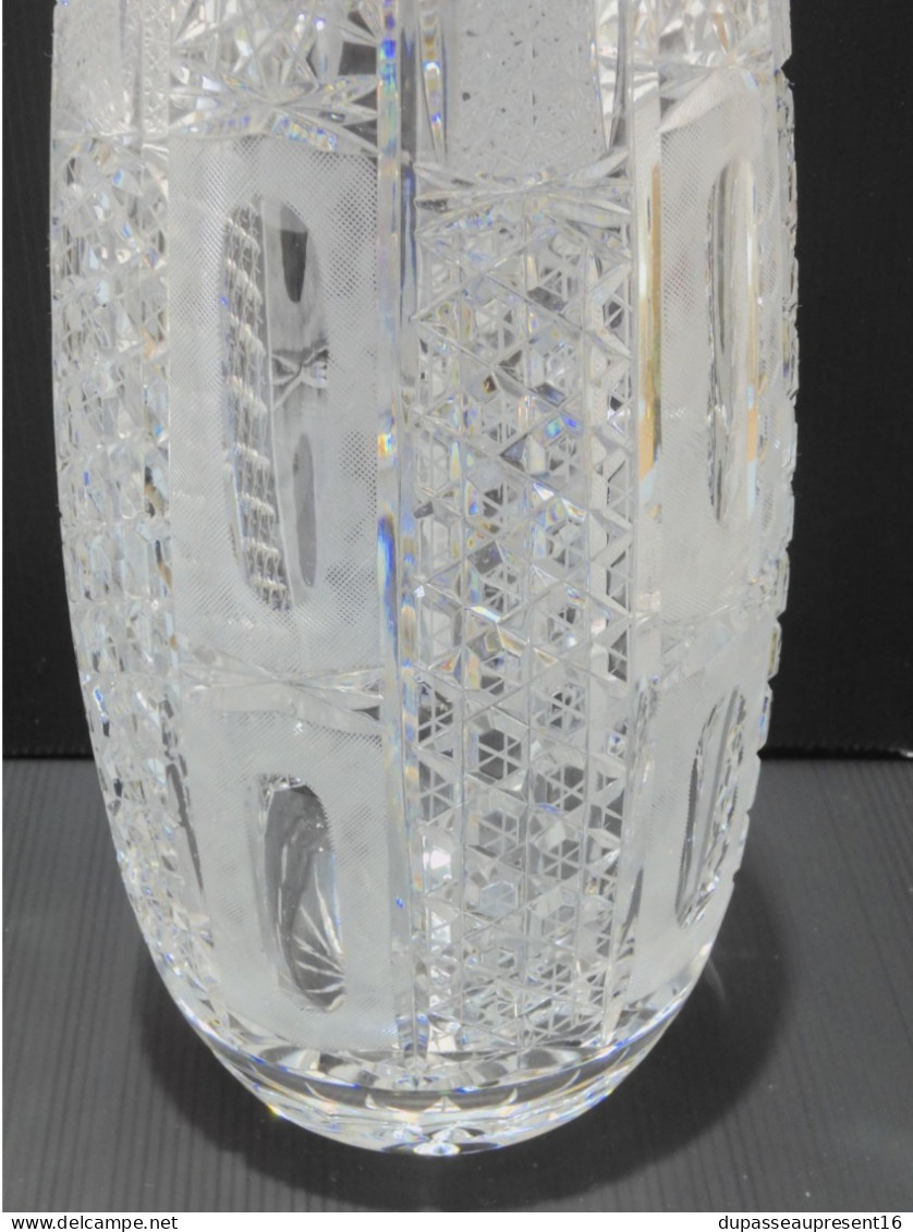 -SUPERBE ANCIEN GRAND VASE CRISTAL de BOHEME Hauteur 35,2 cm collection déco    E