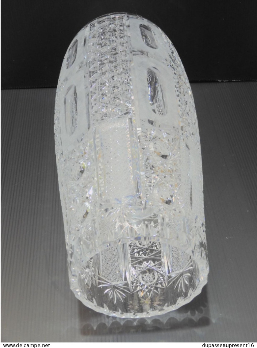 -SUPERBE ANCIEN GRAND VASE CRISTAL de BOHEME Hauteur 35,2 cm collection déco    E