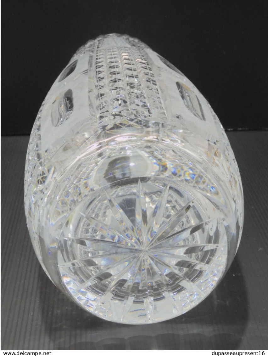 -SUPERBE ANCIEN GRAND VASE CRISTAL de BOHEME Hauteur 35,2 cm collection déco    E