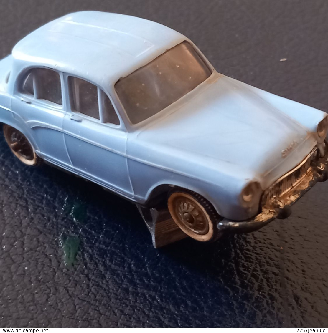 Simca Aronde P 60 Gris Bleue   Miniature  De  Norev ( Made In  France )   1/43   Sans N: état Bon - Norev