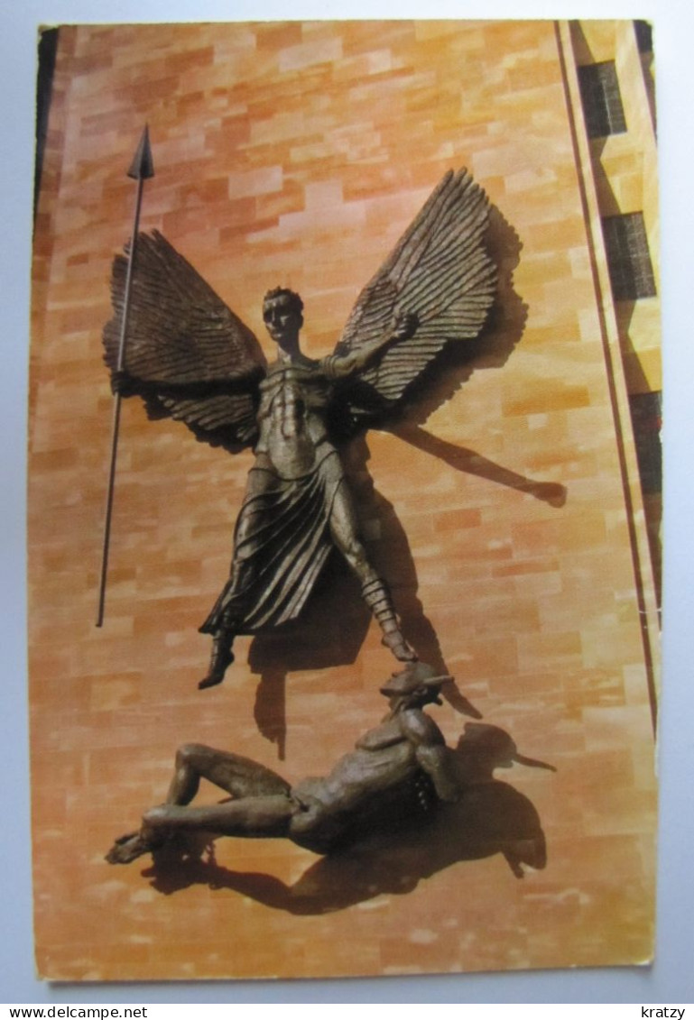 ROYAUME-UNI - ANGLETERRE - WARWICKSHIRE - COVENTRY - Cathedral - Statue Of Saint Michael And The Devil - Coventry