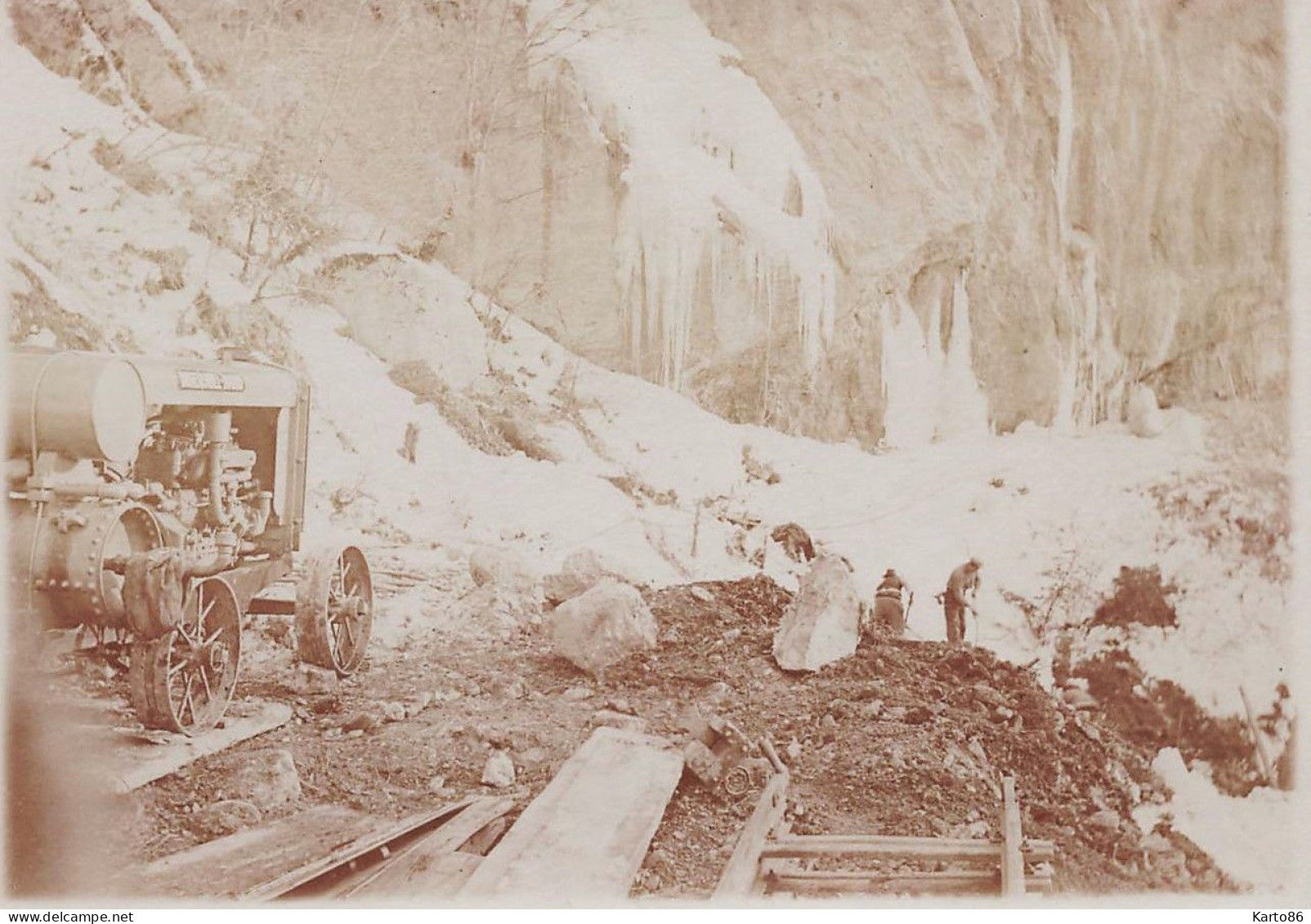 Magland * RARE Photo Circa Vers 1900 * Locomobile , Passage Difficile , 2 Ponts à Construire Sur Torrents * 11x8.2cm - Magland