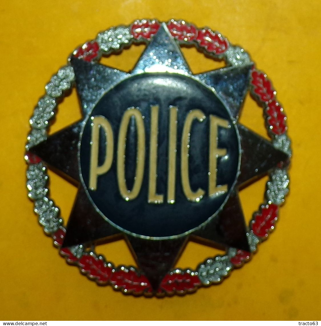 POLICE NATIONALE PLAQUE METALLIQUE , MATRICULE , 77 MM , FABRICANT AUBERT PARIS, HOMOLOGATION SANS  , ETAT VOIR PHOTOS - Police
