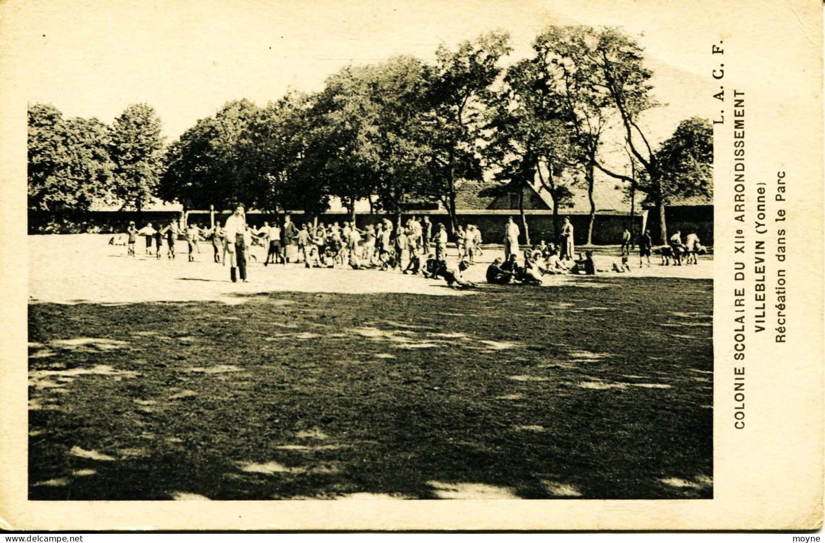 13162 Bis - Yonne - VILLEBLEVIN : Colonie Scolaire  Récréation Dans Le Parc - Villeblevin