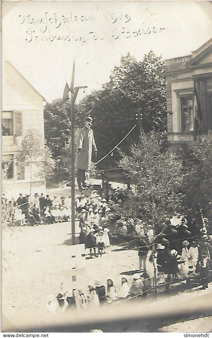 NEUFCHATEAU - Carte Photo - Pendaison Du Kaiser En 1919 - Neufchâteau