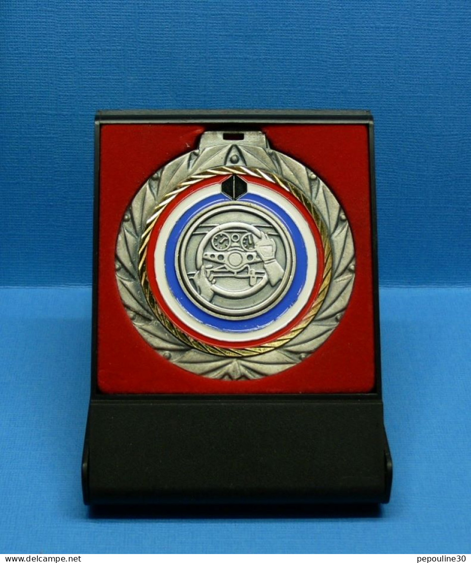 1 MÉDAILLE //  **  CONDUITE AUTOMOBILE - PILOTAGE OU AS DU VOLANT / Ø 71 Mm ** - Autosport - F1