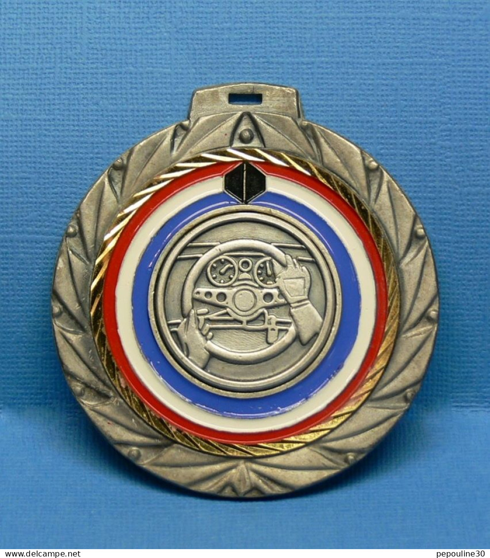 1 MÉDAILLE //  **  CONDUITE AUTOMOBILE - PILOTAGE OU AS DU VOLANT / Ø 71 Mm ** - Automovilismo - F1