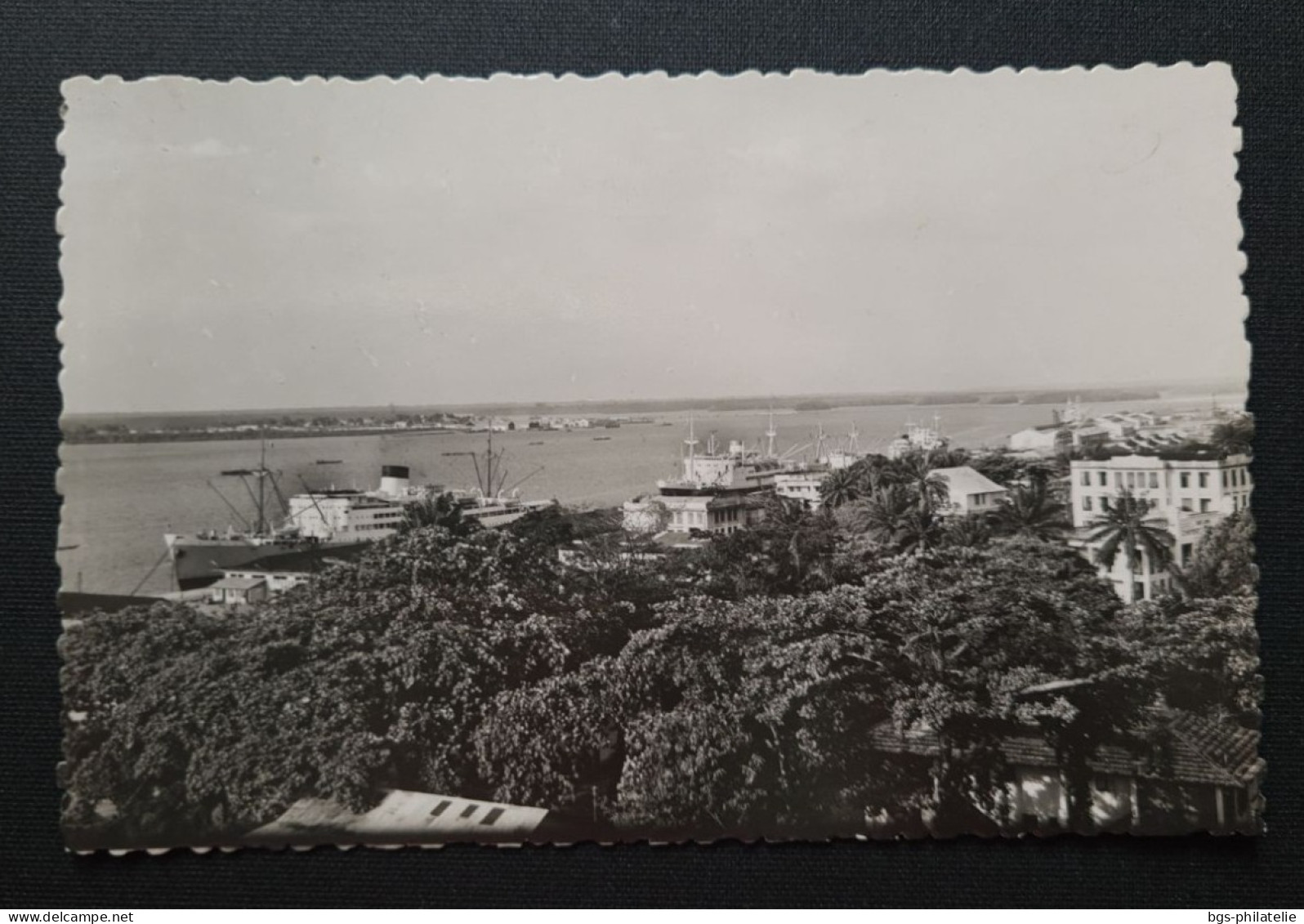 Cameroun.  DOUALA , Vue Sur Le Port Le Foch Et Le Brazza. - Cameroun