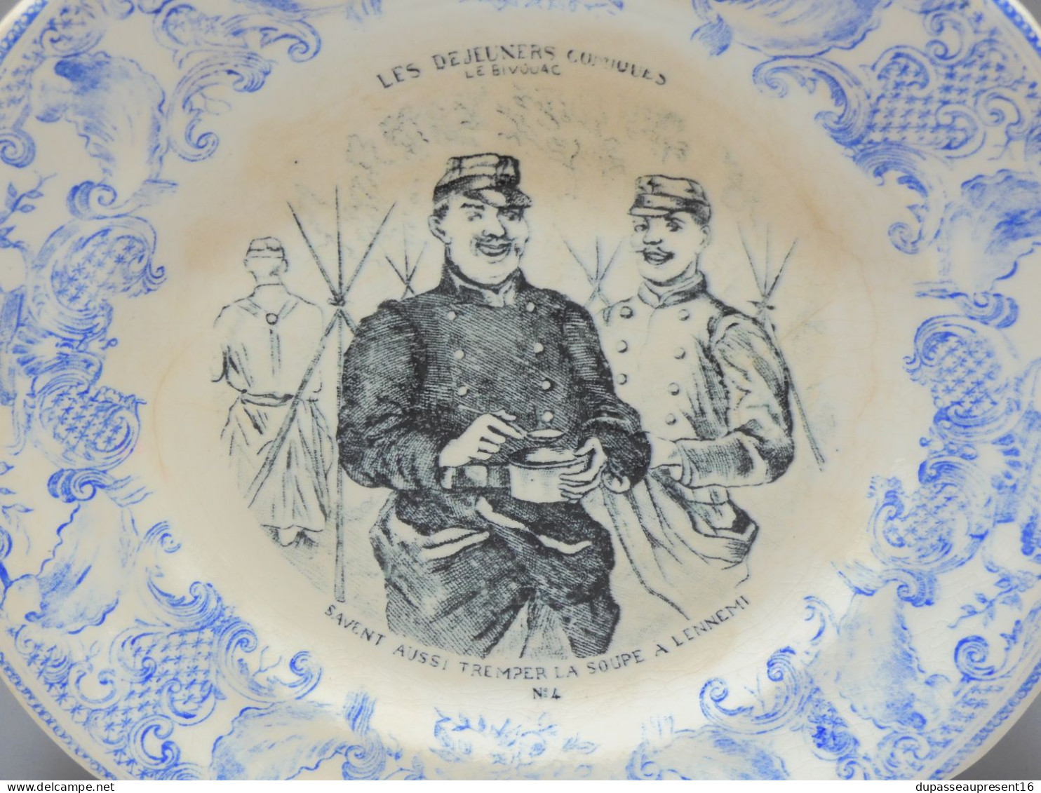 -ASSIETTE PARLANTE CERAMIQUE GIEN LES DEJEUNERS COMIQUES LE BIVOUAC WW1 POILUS   E - Gien (FRA)