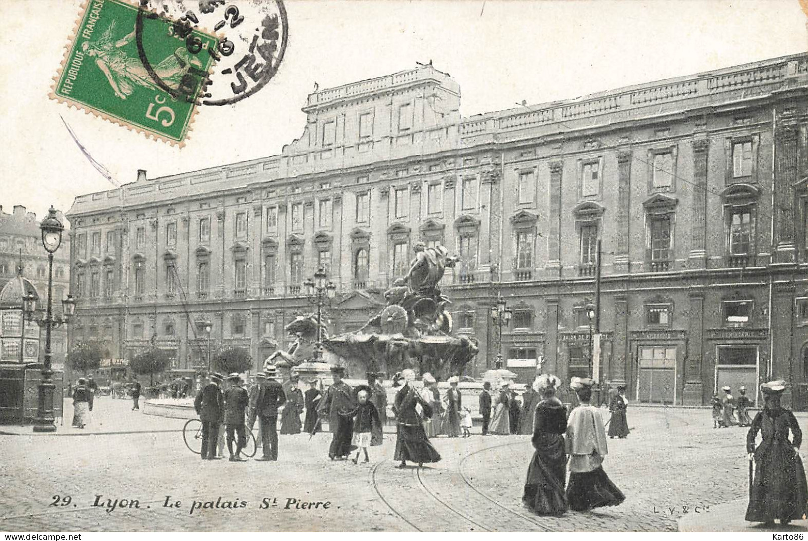 Lyon * La Place St Pierre * Statue * Ligne De Tram Tramway Rails - Lyon 4