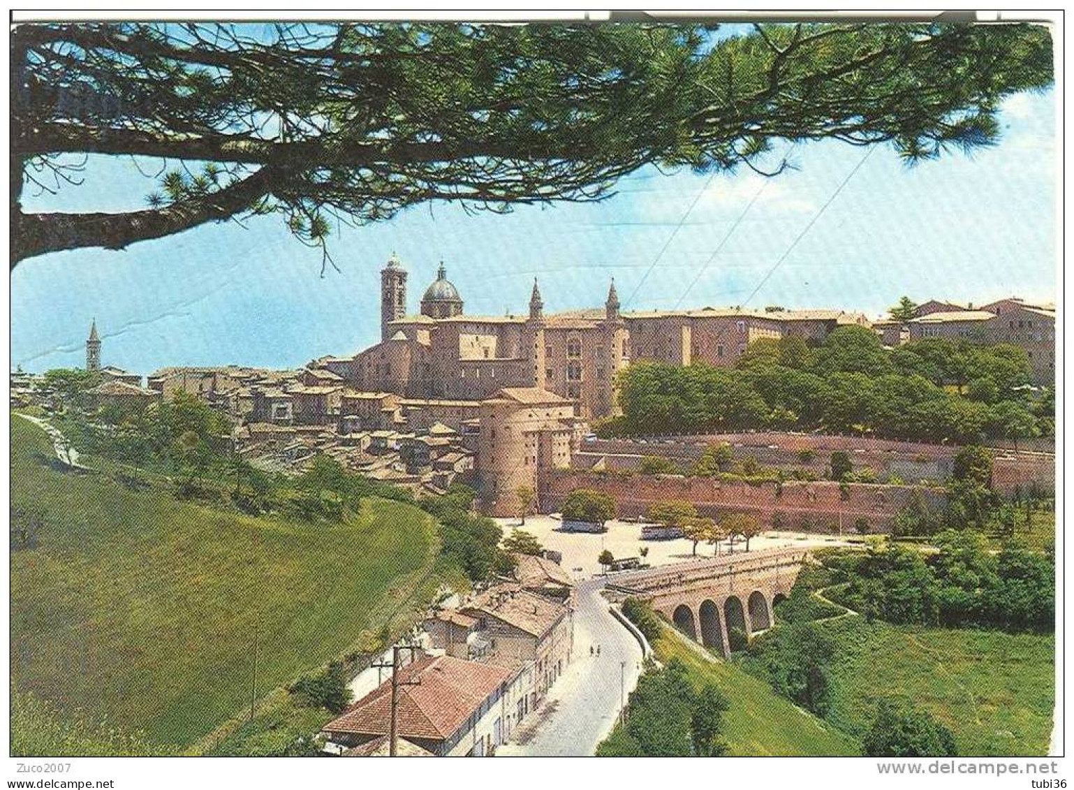 URBINO - PANORAMA - COLORI VIAGGIATA  1972 - ANIMATA E  BUS D'EPOCA . - Urbino