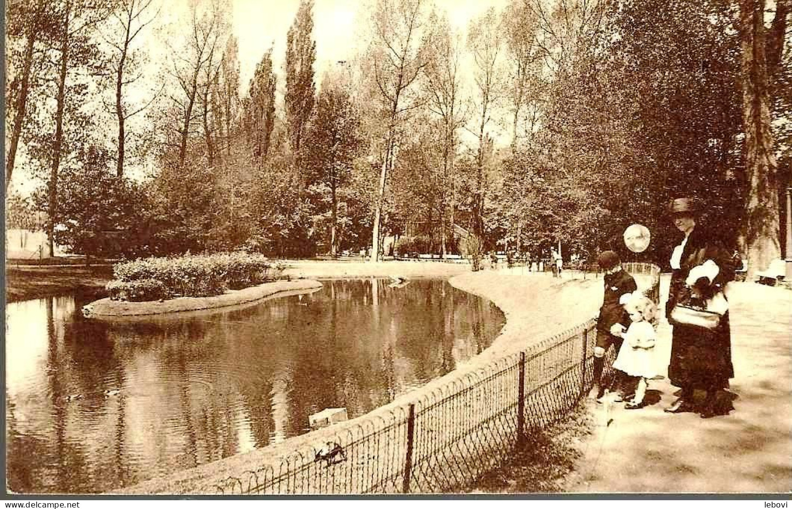 SCHAERBEEK « Parc Josaphat – Vue Du Lac – Dans Le Fond, La Cage Aux Divers Oiseaux » - Ed. Flion (1926) - Schaerbeek - Schaarbeek