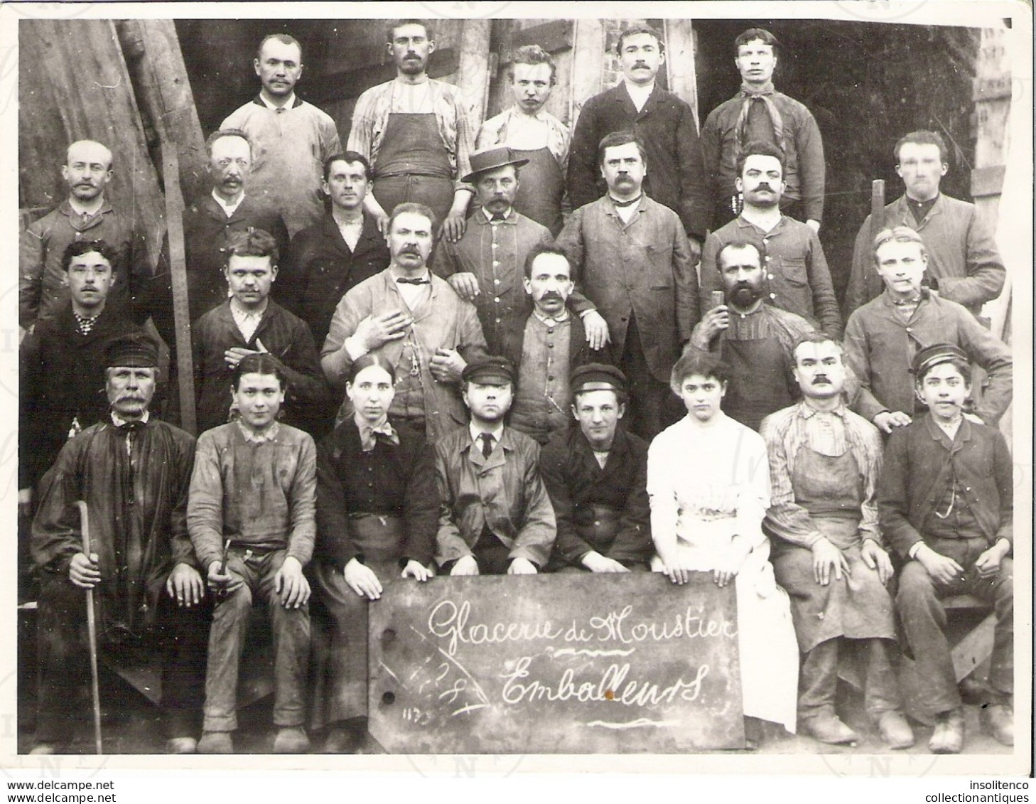 Très Rare Photographie Glacerie De Moustier - Datée De 1887 - Les Emballeurs - Traces De Collants Au Verso - Berufe