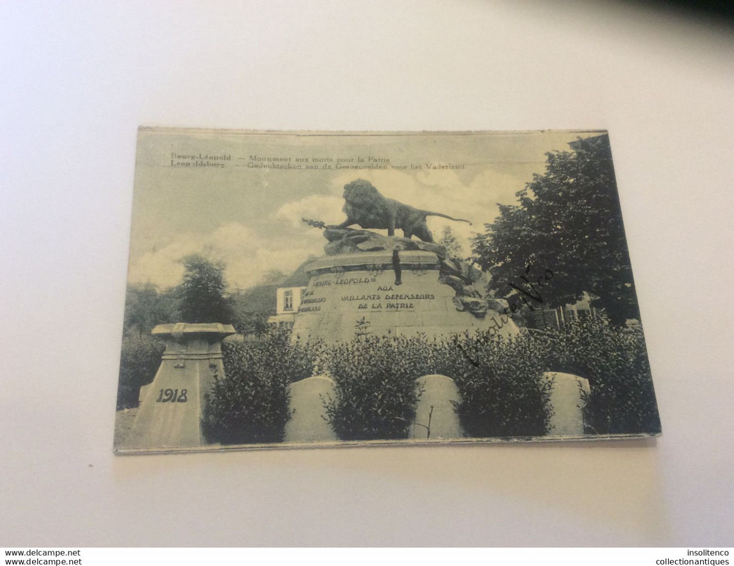 CPA - Bourg-Léopold - Monument Aux Morts Pour La Patrie - Non Circulée - Divisée - Etat Moyen - Leopoldsburg