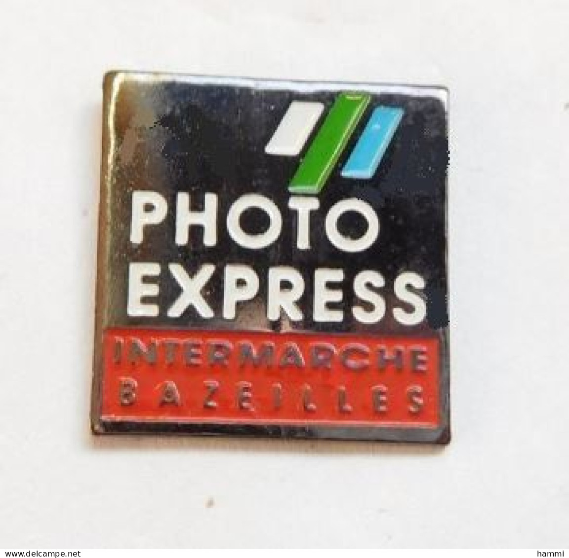 S95 Pin's Photo Photographe Express Magasin Intermarché Bazeilles Ardennes Achat Immédiat - Photographie