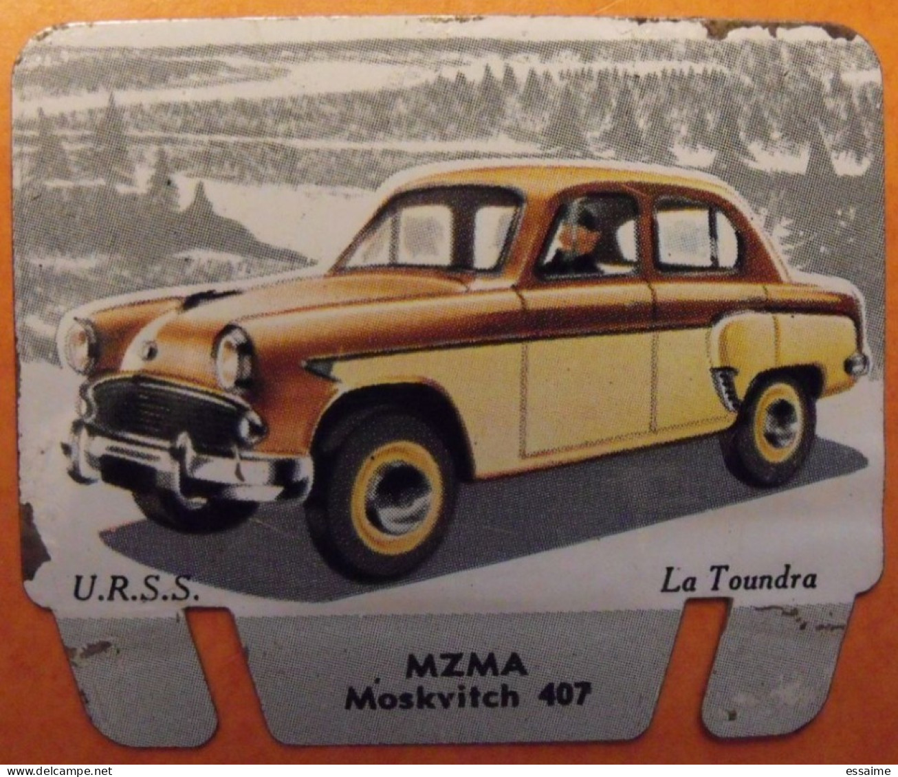Plaque MZMA  Moskvitch N° 99. Les Grandes Marques D'automobiles Chocolat Cafés Martel Mota. Plaquette Métal 1960 - Tin Signs (after1960)