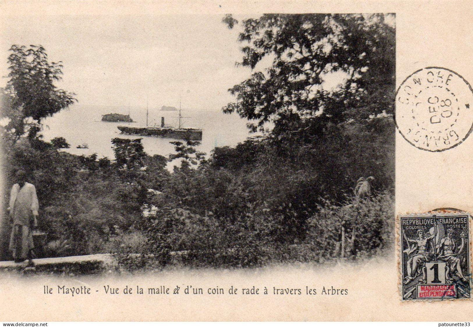 ILE MAYOTTE VUE DE LA MALLE ET UN COIN DE RADE SOUS LES ARBRES CARTE TIMBREE GROUPE 1C NOIR - Mayotte