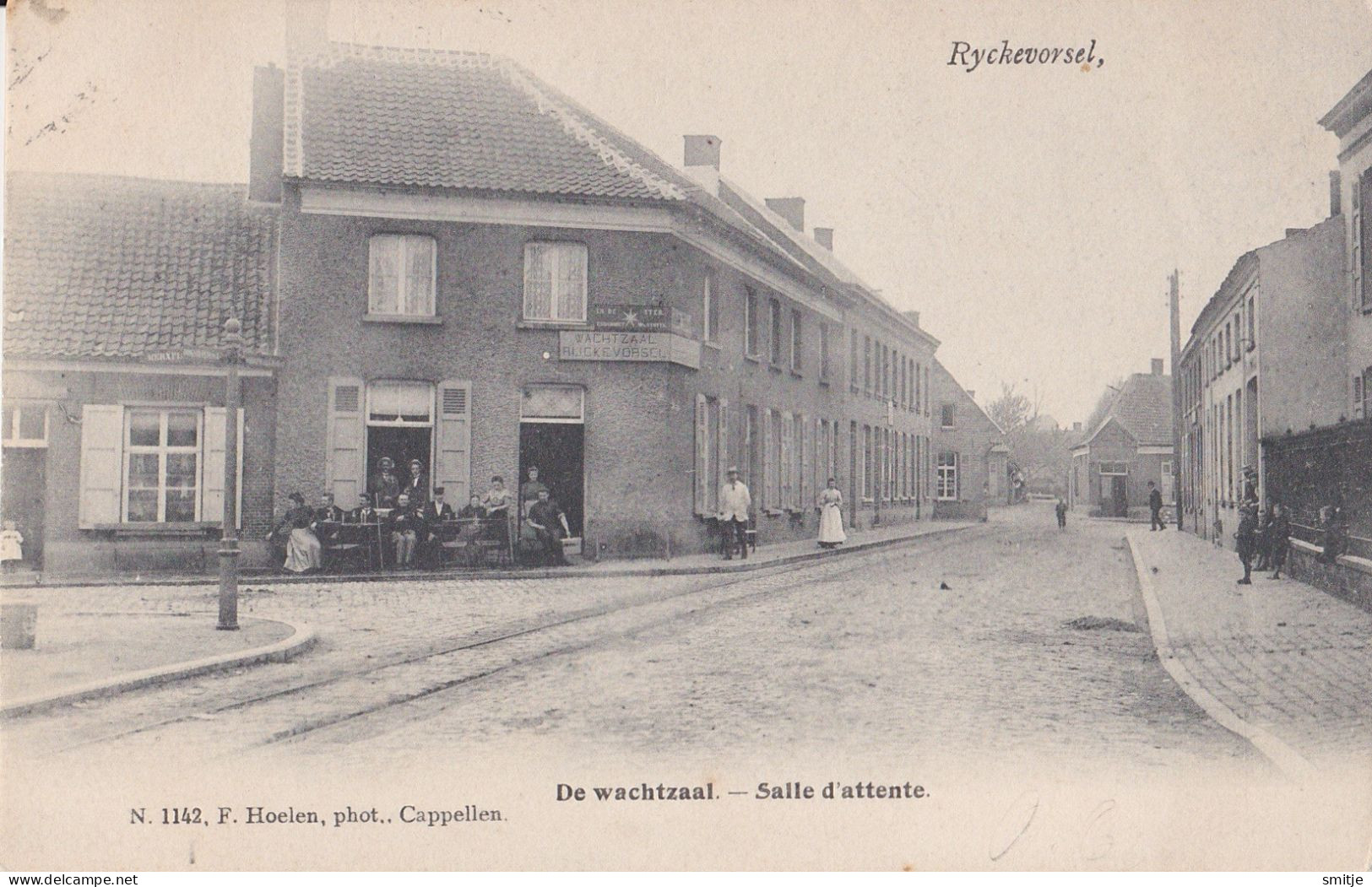 RIJKEVORSEL 1905 TRAM STATIE DE WACHTZAAL - SALLE D'ATTENTE - TERRAS MENSEN - HOELEN KAPELLEN 1142 - Rijkevorsel