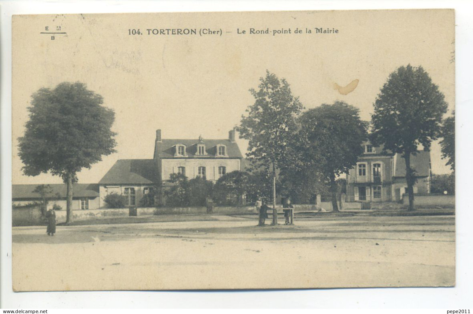 CPA 18 Cher TORTERON - Le Rond Point De La Mairie - Cachet Perlé De Civray - La Guerche Sur L'Aubois