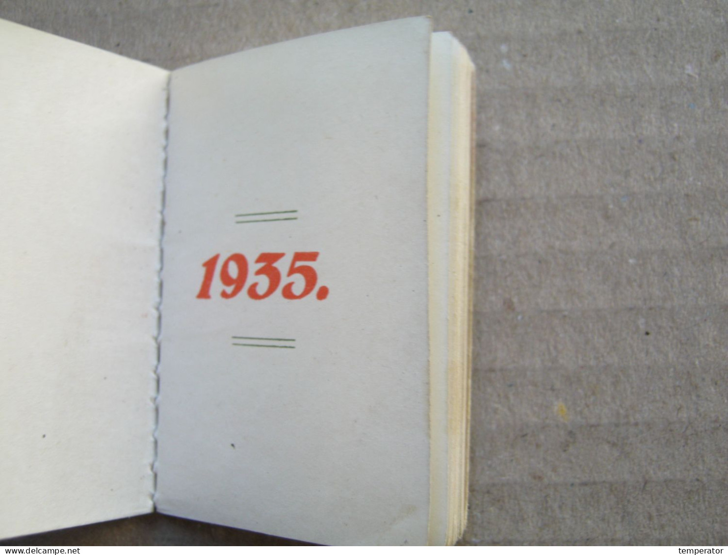 Miniature Calendar From 1935 ( 5,4 X 3,8 Cm ) - Petit Format : 1921-40