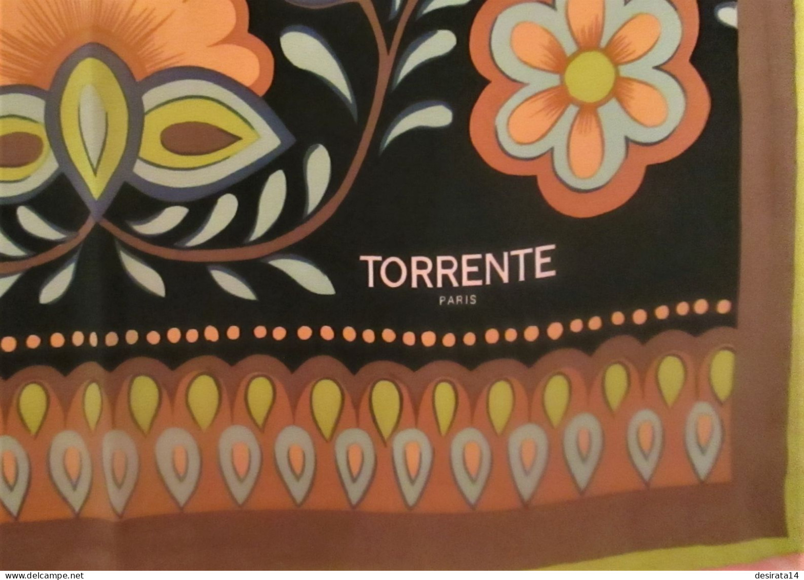 * TORRENTE * FOULARD SOIE * PIVOINES STYLISEES * MARRON - VERT POMME - MARRON - Foulards