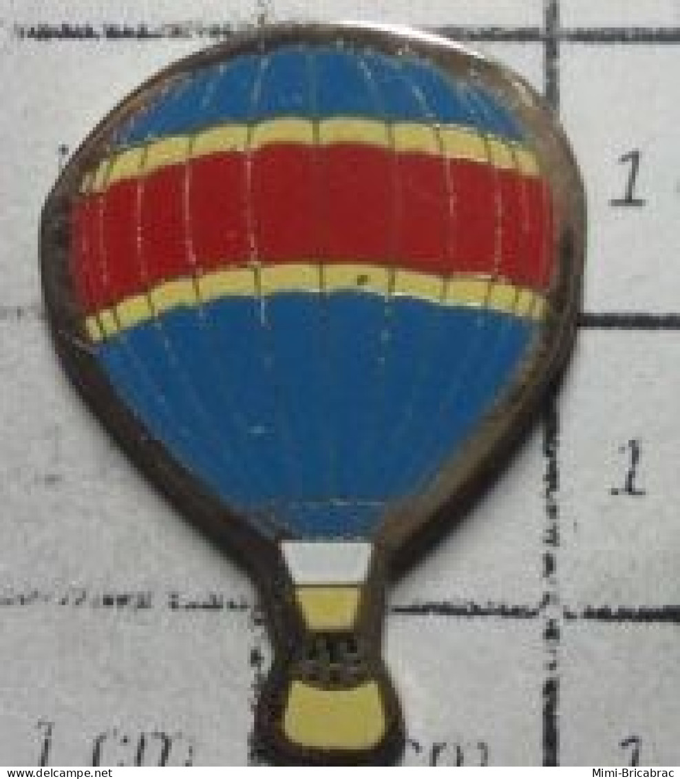 616B Pin's Pins / Beau Et Rare / MONTGOLFIERES / BALLON LIBRE TRICOLORE BLEU BLANC ROUGE - Fesselballons