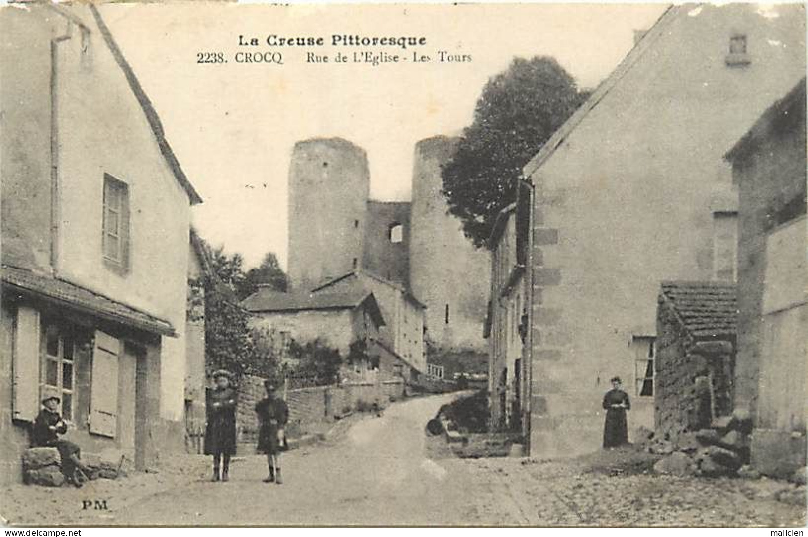 - Dpts Div -ref-BM185- Creuse - Crocq - Rue De L Eglise - Les Tours - - Crocq