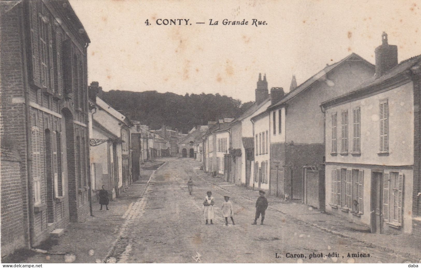 Conty.  La Grande Rue - Conty