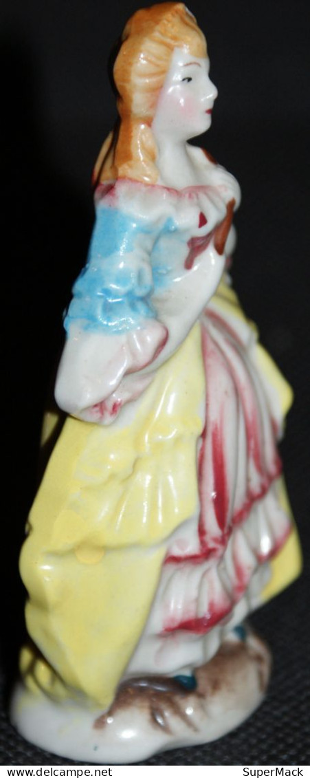 Ancienne Figurine Porcelaine D'une Dame élégante Du 18e - Autres & Non Classés