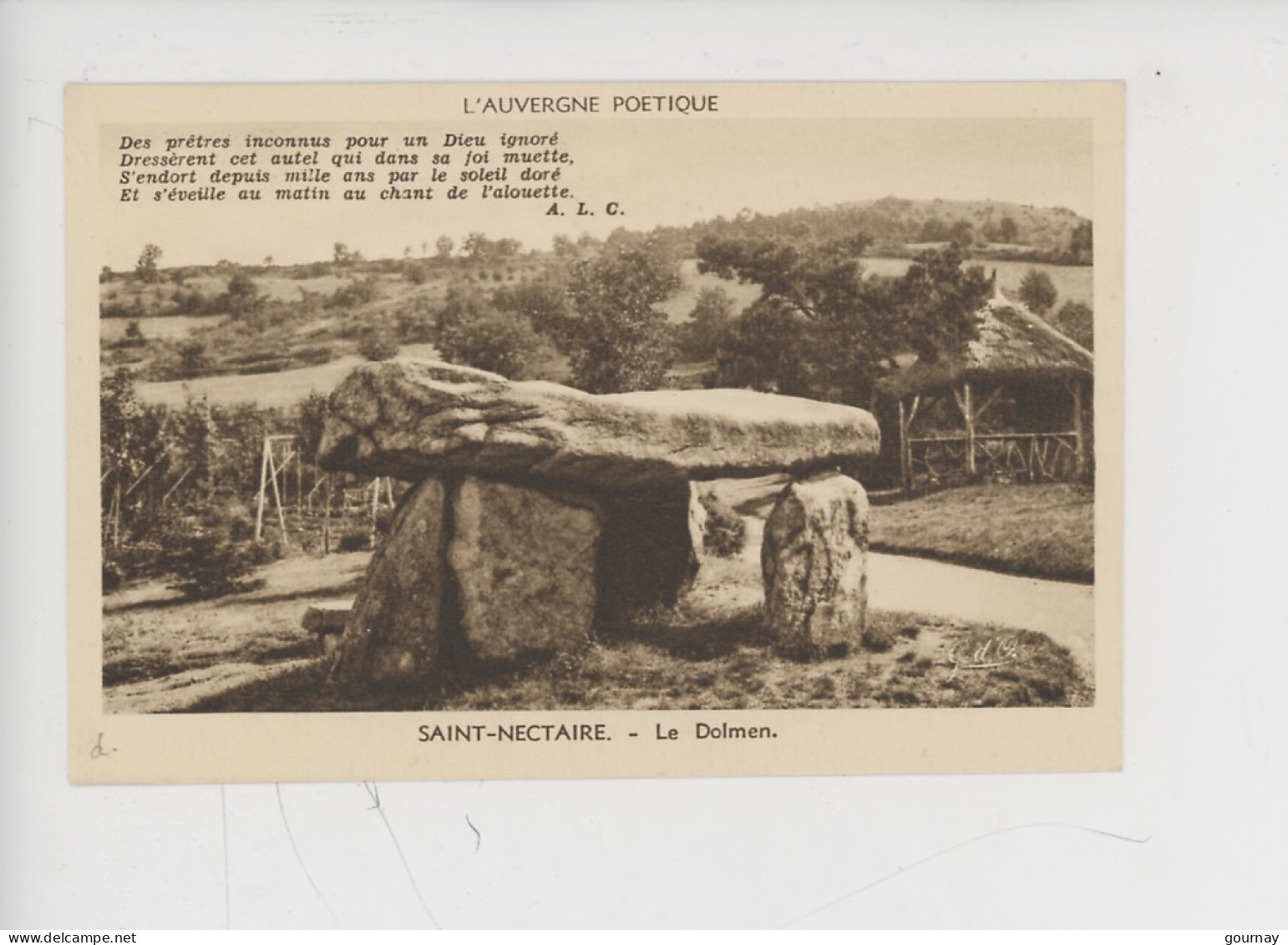 Saint Nectaire (Puy De Dôme) Le Dolmen (auvergne Pittoresque Cp Vierge N°28) Des Prêtres Inconnus.... - Dolmen & Menhire