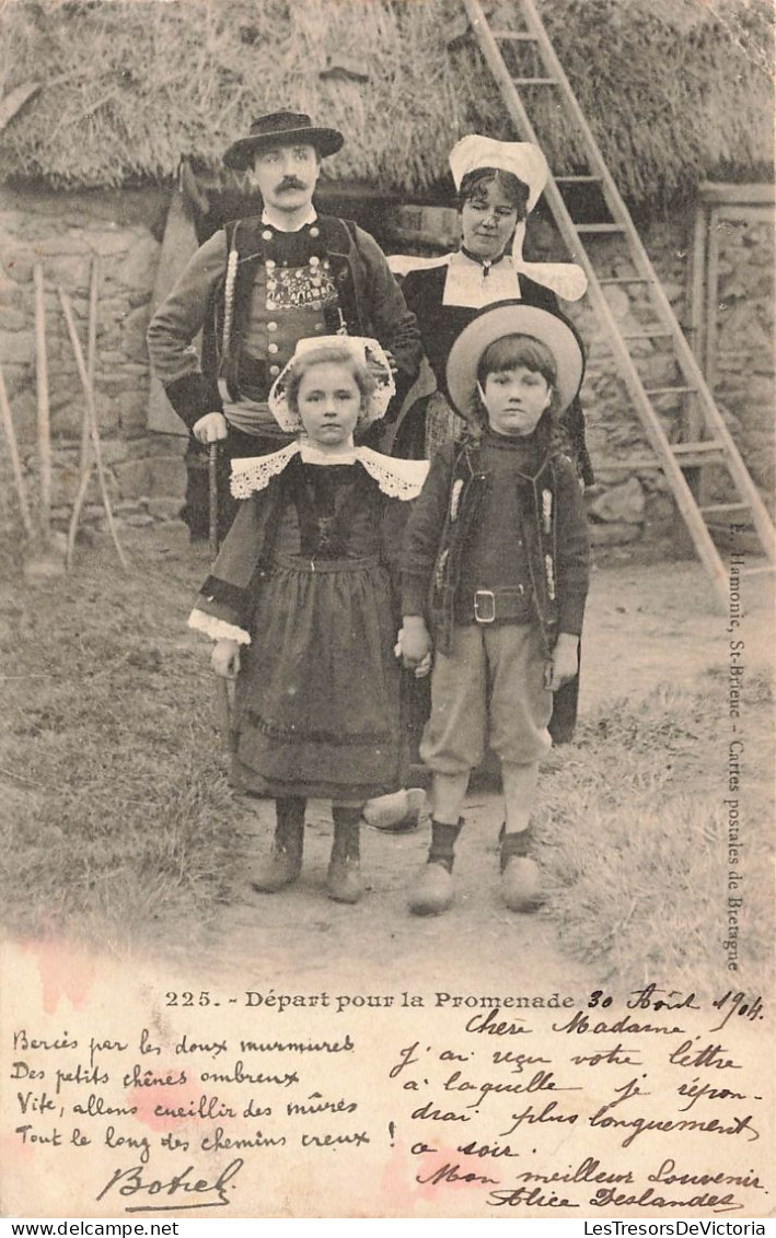 ENFANTS - Départ Pour La Promenade - Un Frère Et Une Sœur Avec Leurs Parents - Carte Postale Ancienne - Gruppi Di Bambini & Famiglie