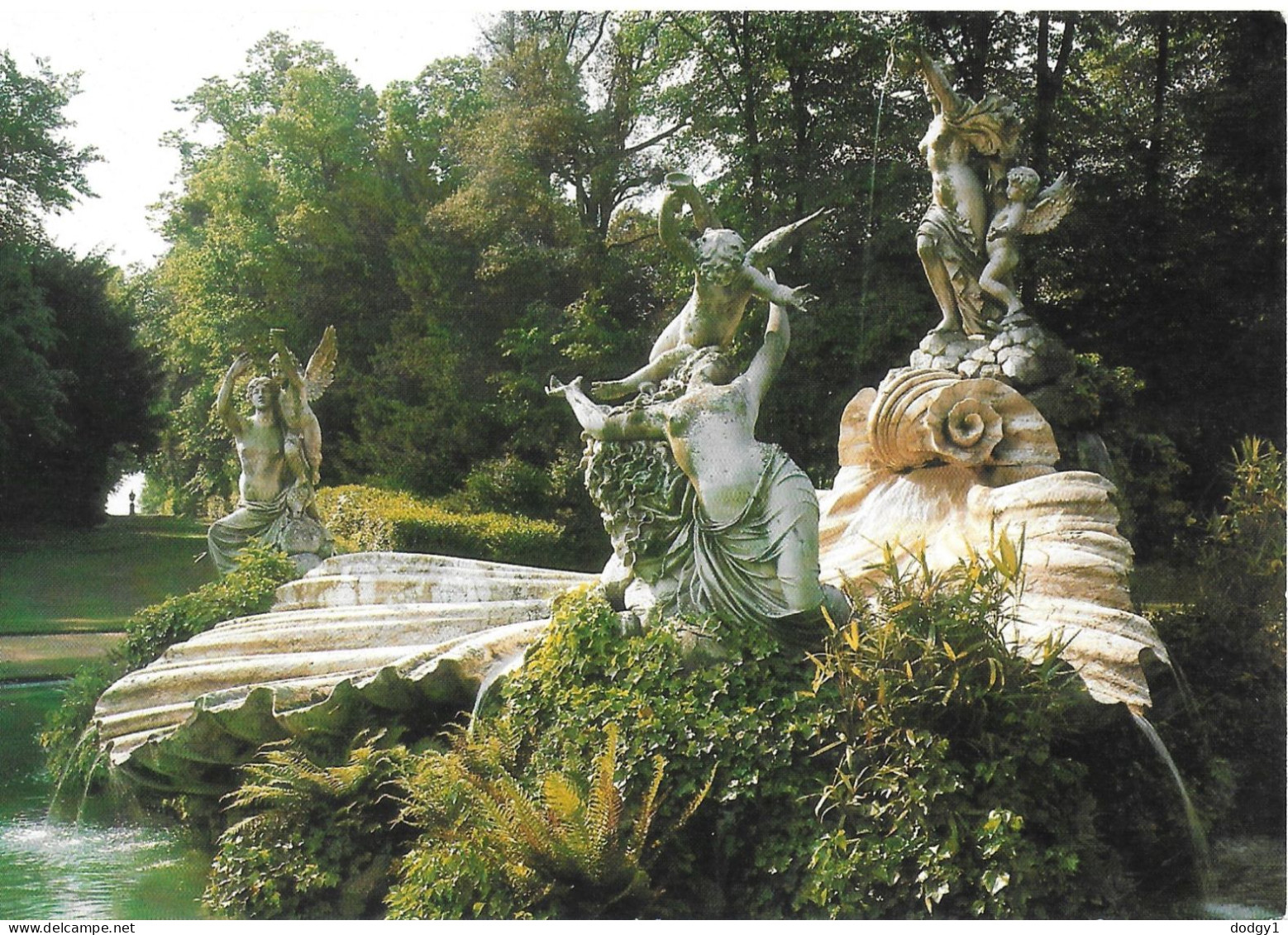 THE FOUNTAIN, CLIVEDEN, BUCKINGHAMSHIRE, ENGLAND. UNUSED POSTCARD   Zq3 - Buckinghamshire