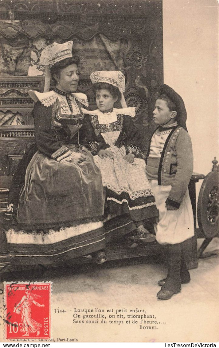 SPECTACLE - Théâtre - Une Scène De La Mère Avec Ses Enfants - Carte Postale Ancienne - Teatro